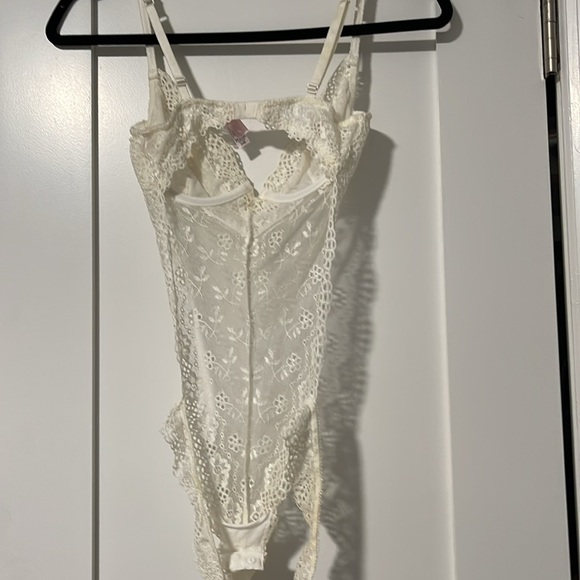 Vintage Sz 34B white lace teddy - Picture 3 of 6